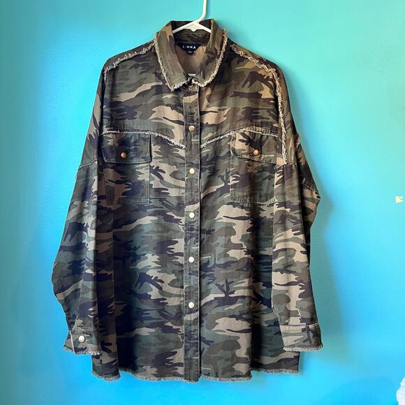 J.NNA Camo Rock & Roll Distressed Utility Shacket Jacket Shirt Size Large Womens - Picture 3 of 8